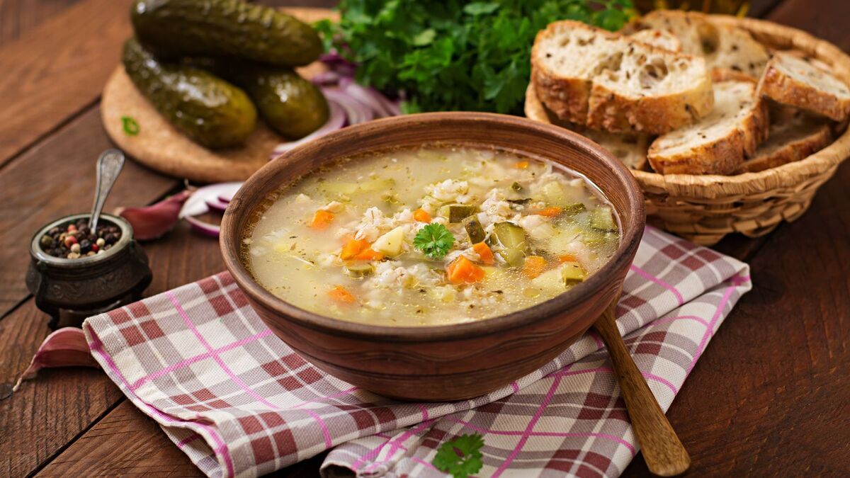 Сделала это с перловкой и мой постный рассольник покорил всех: не надо никакого мяса, чтобы получилось вкусно