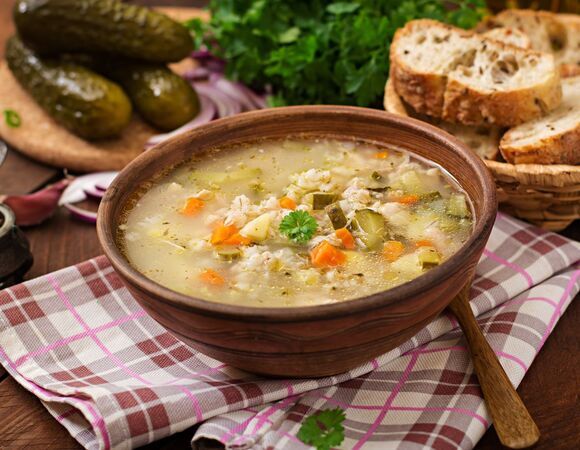 Сделала это с перловкой и мой постный рассольник покорил всех: не надо никакого мяса, чтобы получилось вкусно