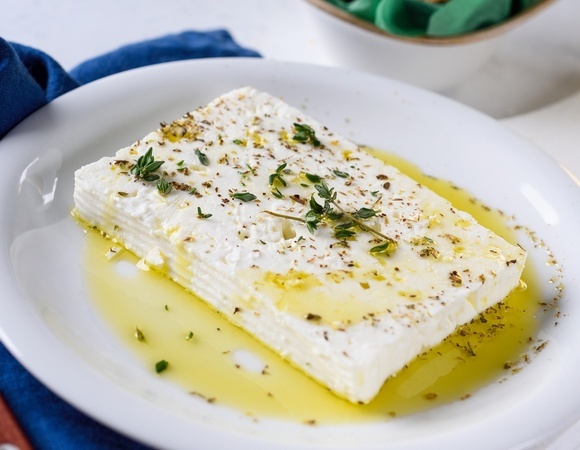 Этот сыр можно есть каждый день — диетологи объяснили все "плюсы" натурального усилителя вкуса 