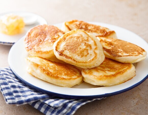 Ставлю тесто на ночь — утром жарю пышные постные оладьи: на все не больше 10 минут 