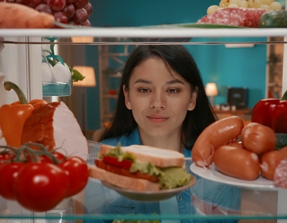 Что исключить в 40, чтобы в 50 выглядеть моложе: диетолог Мухина составила список