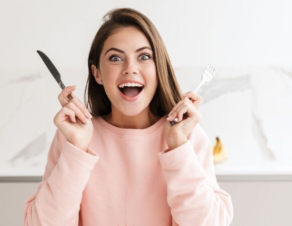 Уберите эти 5 типов продуктов из своего рациона, если хотите "скинуть" десяток лет: советы диетолога Мухиной