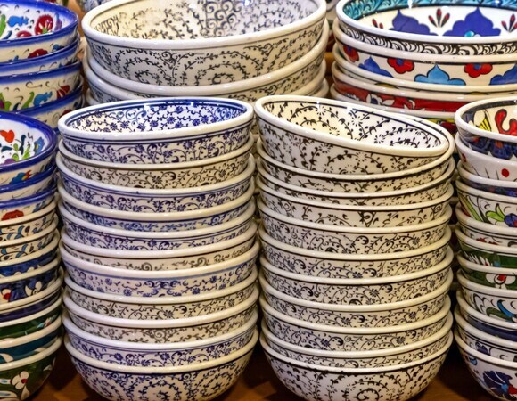 Как цвет посуды и сервировки влияет на восприятие вкуса