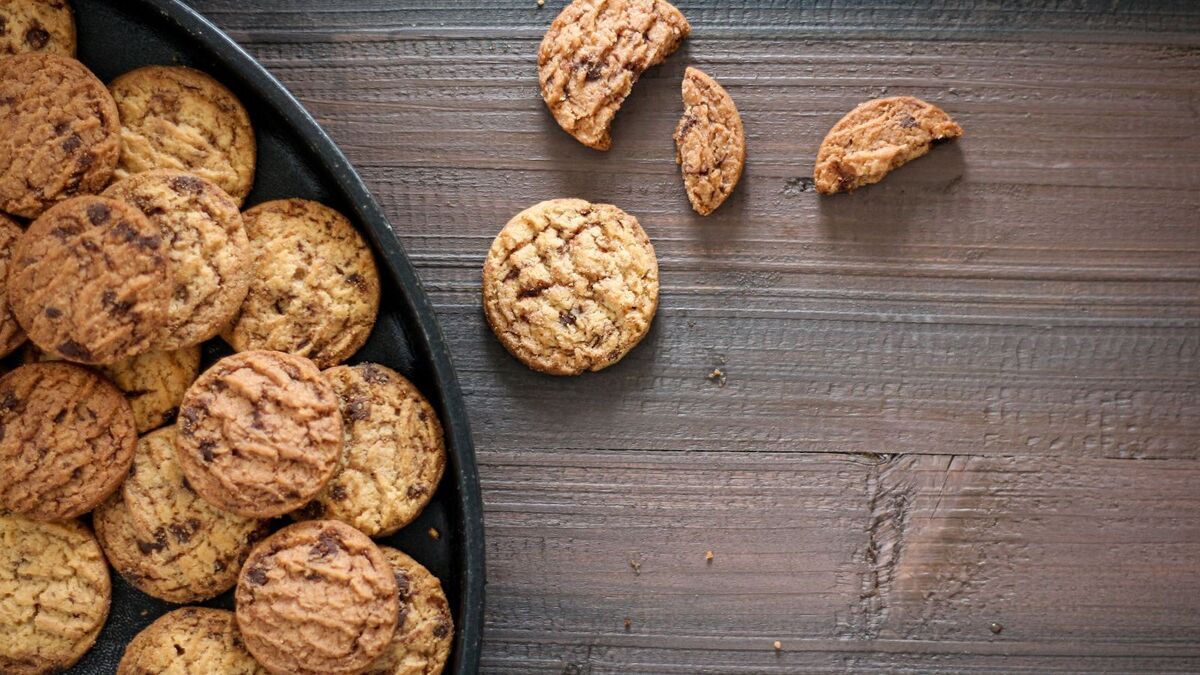 Никогда бы не подумала, что можно готовить печенье на сковороде, пока шеф-повар Улыбина-Бай не поделилась тонкостями приготовления