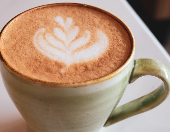 После кофе "крутит" живот? Диетолог Обложко оценил, опасно ли это