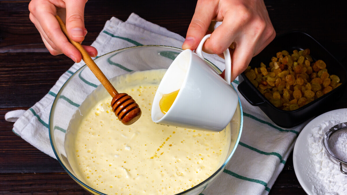 Научилась отмерять мед и сиропы без липких рук: лайфхак помог сэкономить кучу времени на уборке 