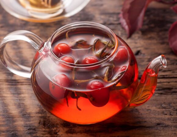 Усилила иммунитет отваром из шиповника по совету врача-диетолога Русаковой: пока все кашляют, мой организм надежно защищен витаминами