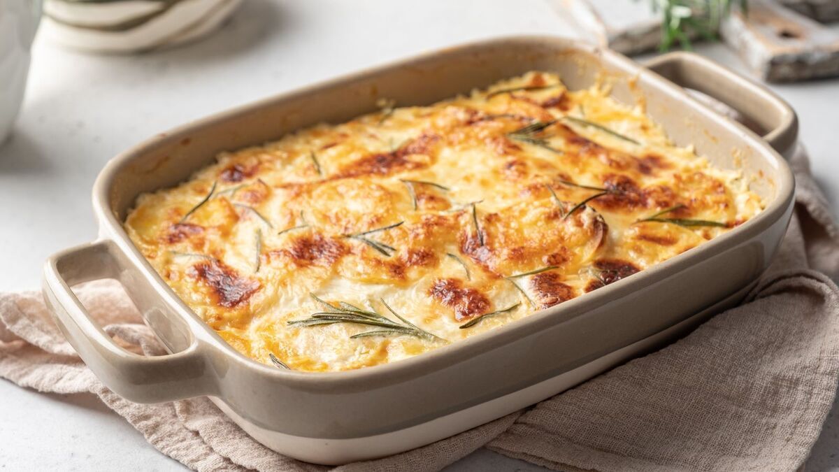 В холодильнике не оказалось ничего мясного, но я не растерялась: приготовила на ужин французское гратен дофинуа — все обалдели