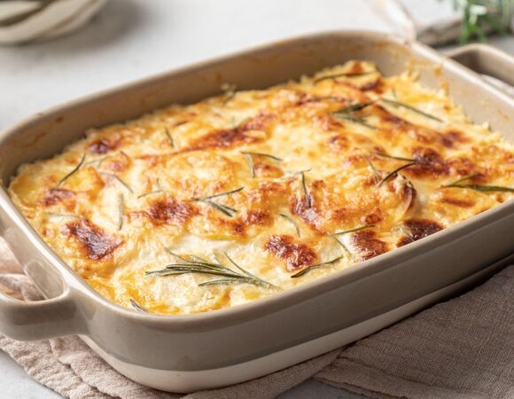 В холодильнике не оказалось ничего мясного, но я не растерялась: приготовила на ужин французское гратен дофинуа — все обалдели