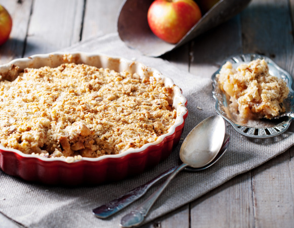 Пробовала разные фруктовые крамблы — этот рецепт стал моим фаворитом для случаев, когда готовить нет времени