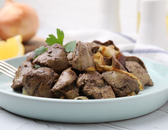 Не любите печень? Шеф-повара рассказали, как убрать из нее горечь и "металлический" привкус