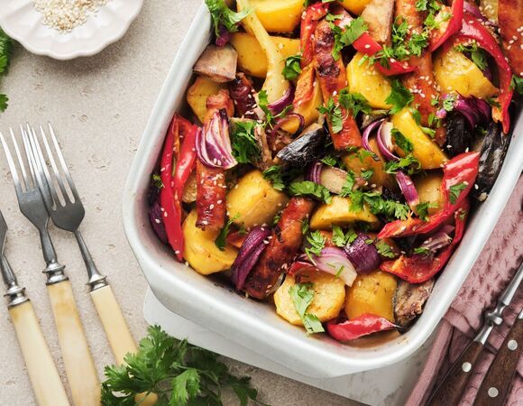 Всегда считала сосиски едой "второго сорта", но это блюдо меня покорило: родные обжигались, но ели — так было вкусно