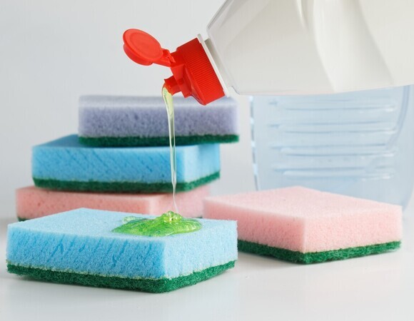 "Они очень вредные": эксперт назвала 3 опасных компонента в средствах для мытья посуды