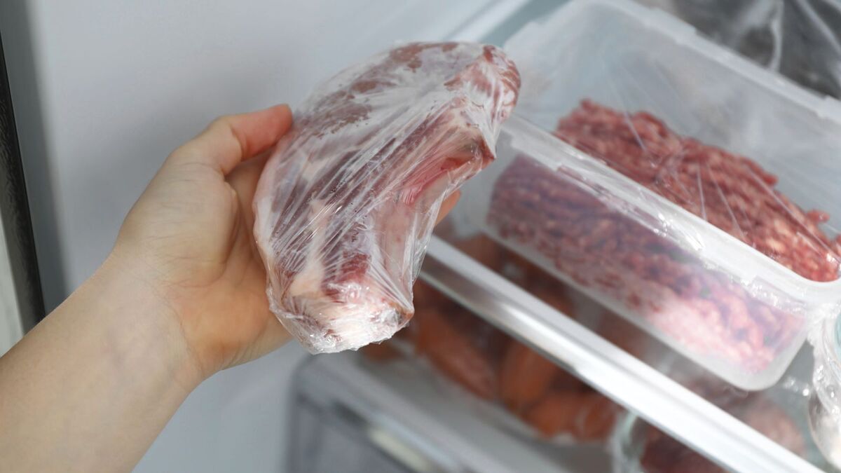 Как правильно замораживать мясо: эксперты назвали самый важный этап предварительной подготовки Как правильно замораживать мясо: эксперты назвали самый важный этап предварительной подготовки