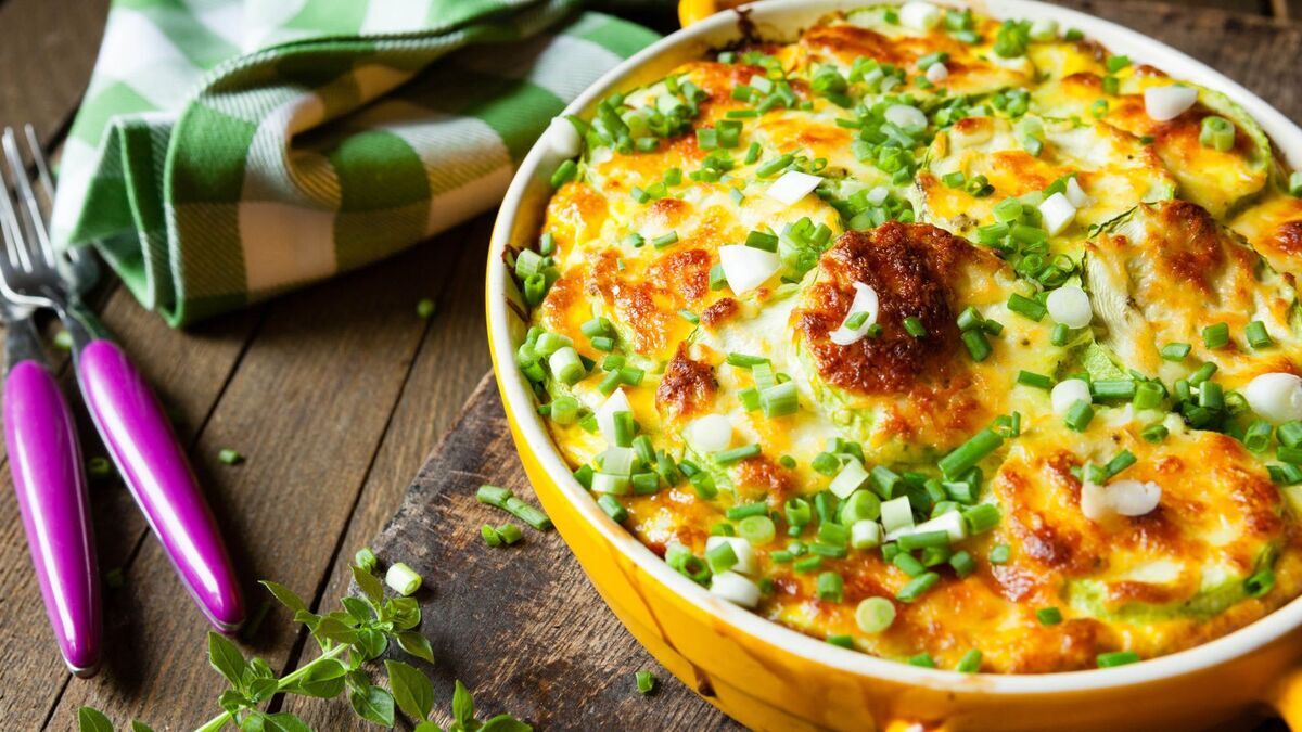 Потушила овощи, залила яйцами и через 10 минут у меня готов полезный ужин для всей семьи