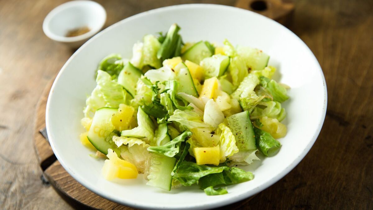 Всего 3 ингредиента и заправка: сделала невероятно вкусный витаминный и совершенно постный салат — рецепт не спросил только ленивый