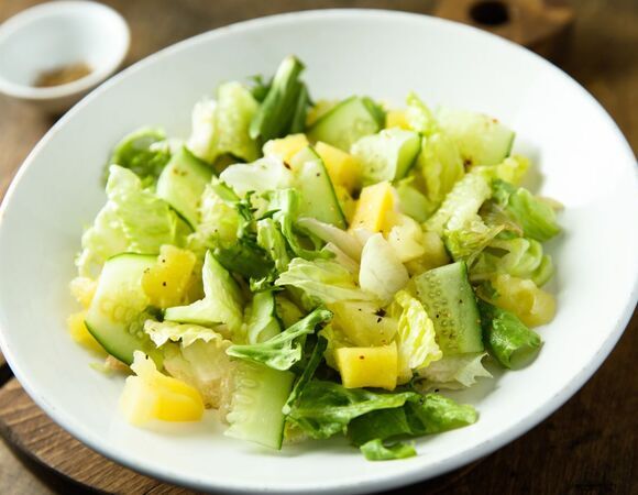 Всего 3 ингредиента и заправка: сделала невероятно вкусный витаминный и совершенно постный салат — рецепт не спросил только ленивый