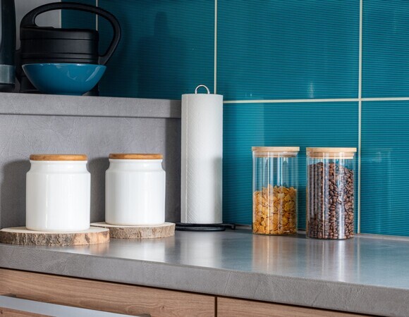 4 приема навсегда избавили меня от хаоса на столешнице — на кухне блеск и чистота 