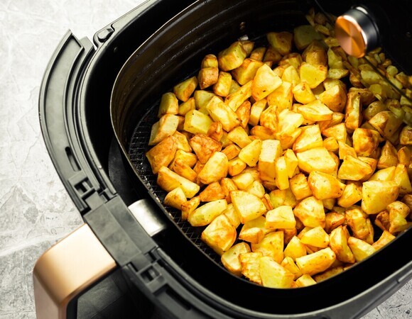 Картофель в аэрогриле больше не прилипает, не сохнет и готовится до конца — пришлось чуть-чуть "обойти" систему 