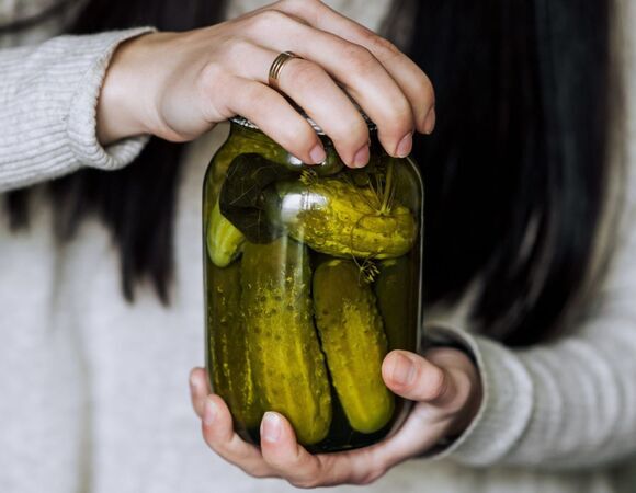 Улучшаю кожу при помощи любимой закуски после того, как диетолог Савенко раскрыла, почему квашеные овощи — идеальная пища для красавиц