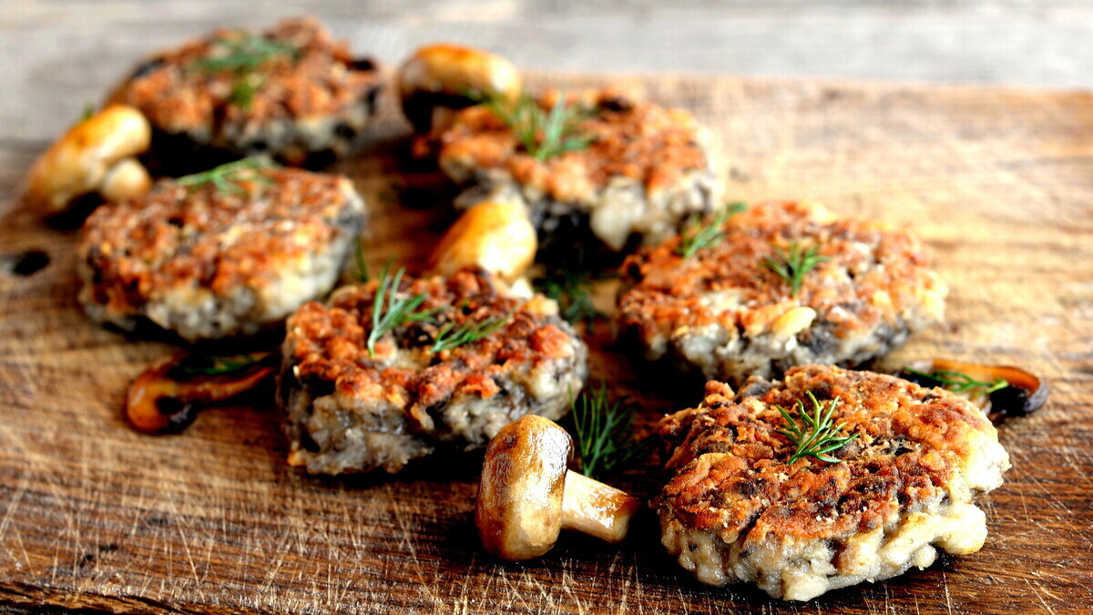 Готовлю грибные оладьи на замену котлетам — не думала, что испарятся со стола быстрее мяса