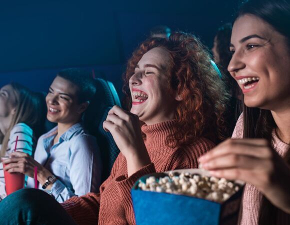 Идете в кинотеатр, но не хотите наедать лишних калорий? 6 здоровых альтернатив вредным перекусам 