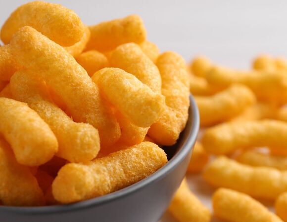 Похрустим с удовольствием: 5 марта отмечаем День сырных кукурузных палочек