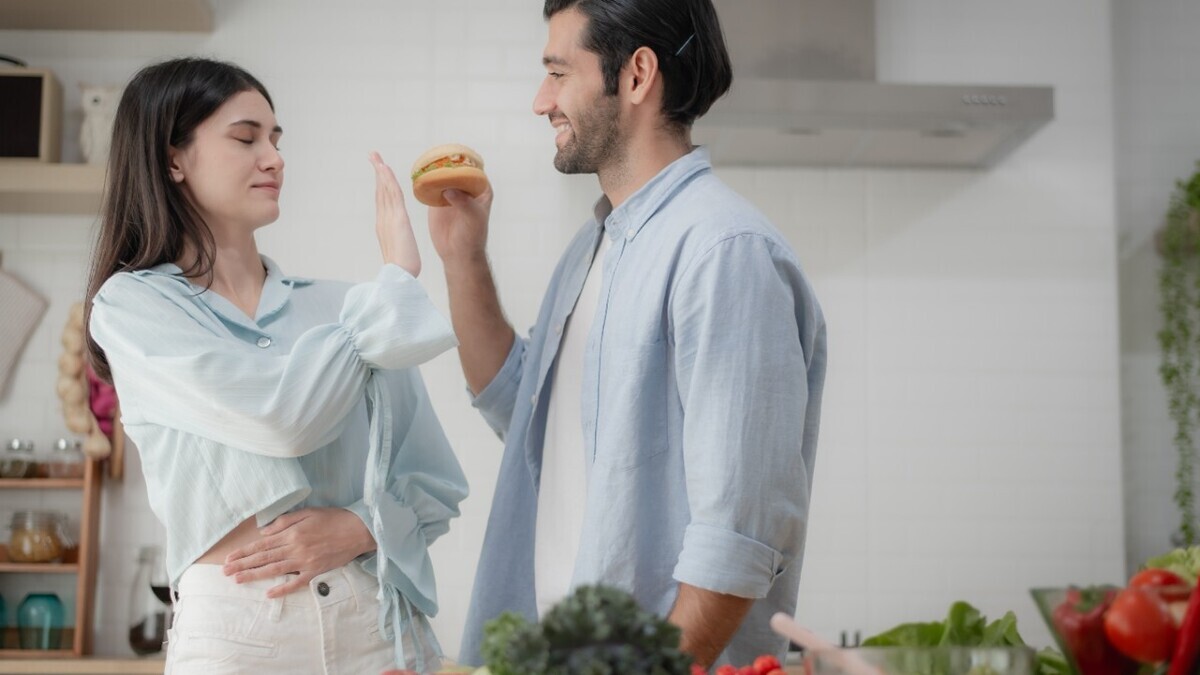 Ем все подряд и худею: психолог объяснила, почему отказ от диет помогает сбросить вес - тест Ем все подряд и худею: психолог объяснила, почему отказ от диет помогает сбросить вес - тест