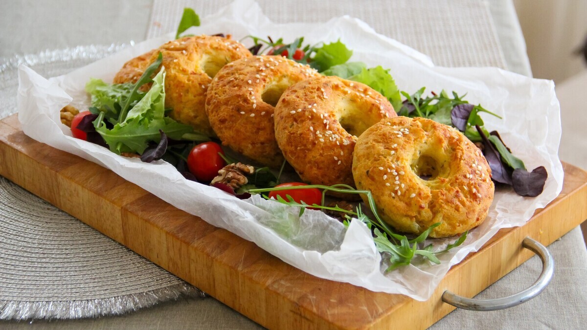 Сделала творожные бейглы без дрожжей: теперь это мой любимый быстрый завтрак