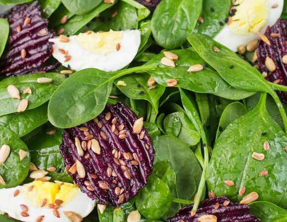 Послушала советы диетолога Вероники Савенко и теперь делаю "салат красоты": чтобы кожа, ногти и волосы были идеальны