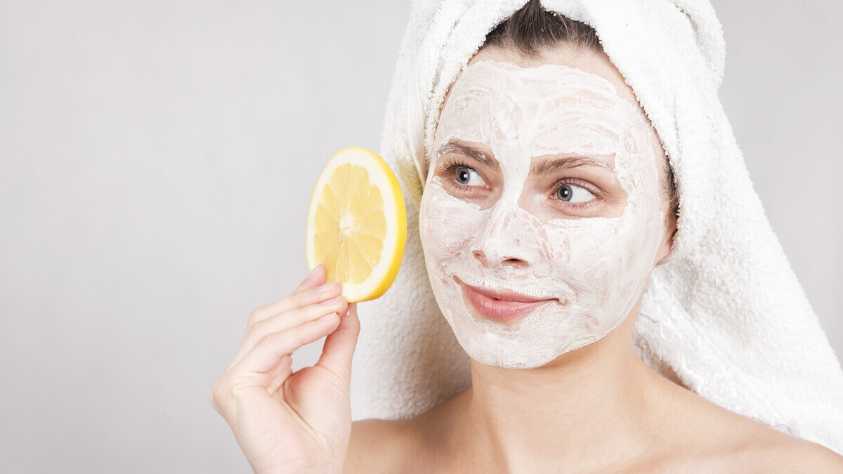 Какие домашние маски для лица опасны? Косметолог Аюпова: "Получают пигментные пятна или даже ожоги"