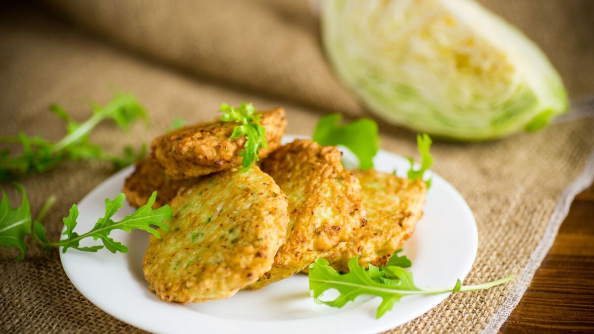 Добавила в блинное тесто капусту и не пожалела: даже ненавидящие овощи дети слопали все до крошки