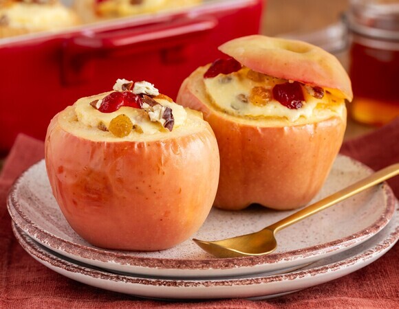 Захотелось сладкого — готовлю яблоко с творогом: десерт за 10 минут "перебивает" тягу к шоколадкам 