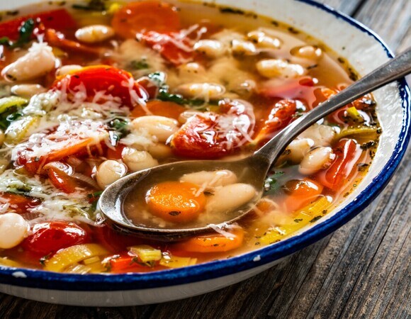 Открыла для себя постный суп с фасолью — теперь варю его каждую неделю: домашние решили, что он с мясом