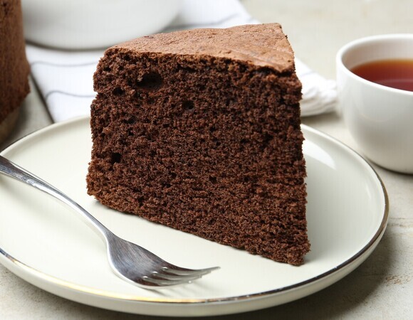 Шоколадный пирог без яиц и молока получился на 10/10  по вкусу — думала, в пост такое невозможно