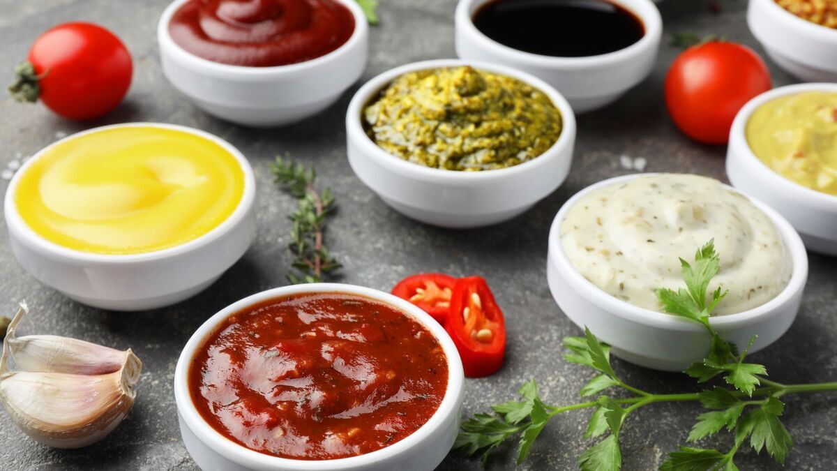 Орехи вместо сливок и не только: делаем постные версии 5 популярных соусов