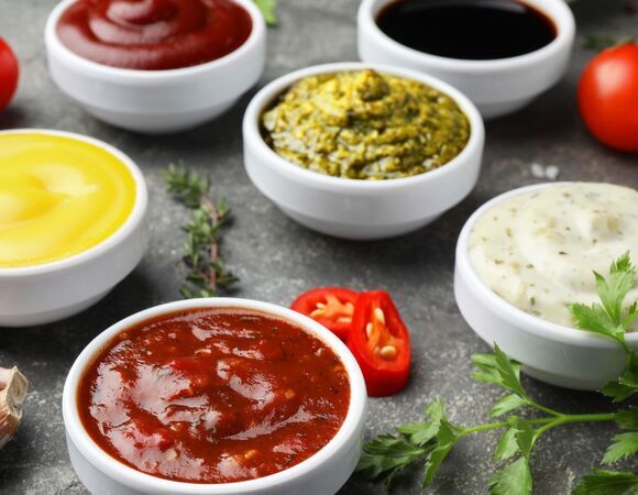 Орехи вместо сливок и не только: делаем постные версии 5 популярных соусов