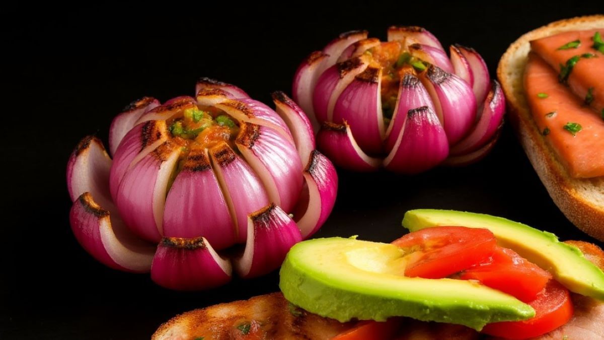 Взяла обычный красный лук и приготовила оригинальную закуску: теперь всегда ставлю "Водяную лилию" на праздничный стол — гости ахают