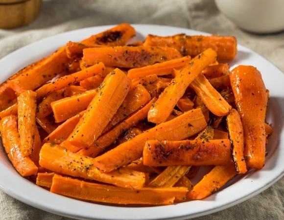 Гости "забили" на мясо и просили только гарнир: готовится из 5 морковок и гениального микса специй