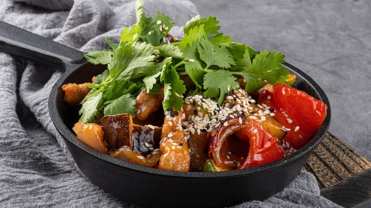 Заправка к салату "Лаззат" с баклажанами: подобрала на свой вкус, а получилось, как в ресторане