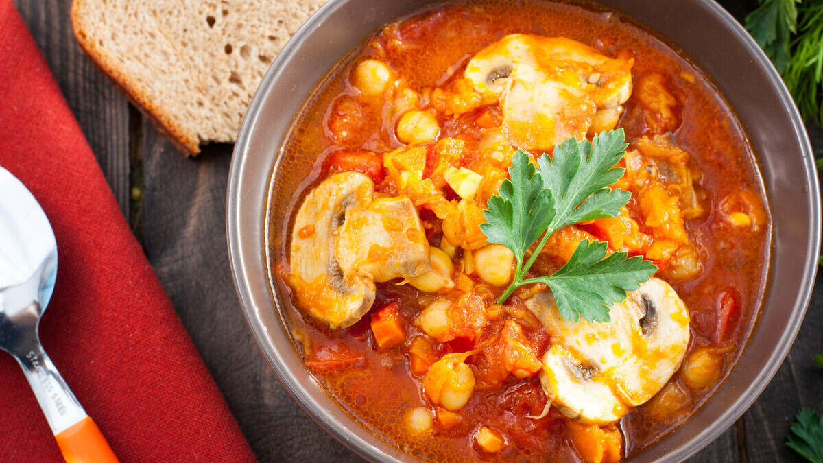 Что приготовить из консервированного нута? Нашла у шеф-повара рецепт рагу, на которое уходит всего 25 минут 