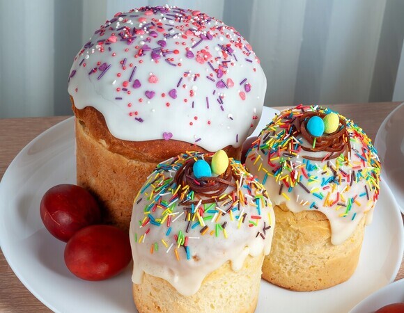 Пряный кулич с мускатным орехом и коньяком: на Пасху съедают не только "шапочку", а все до крошки 