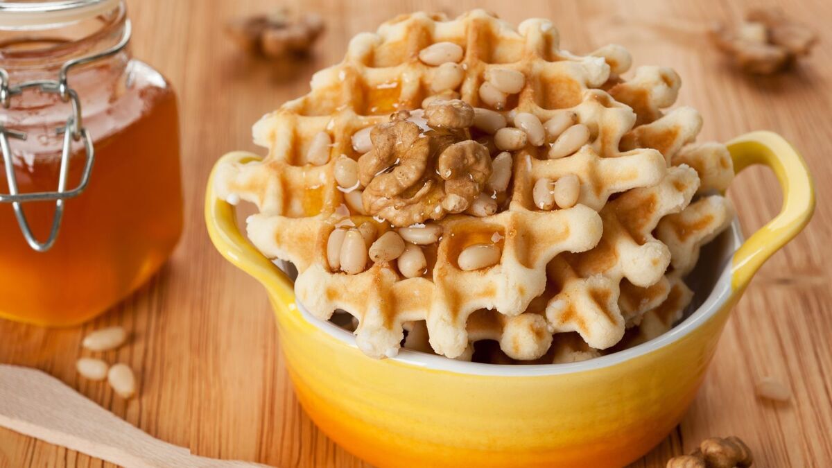 Идеальный завтрак и сбалансированный перекус: 11 марта отмечаем День овсяных вафель с орехами  