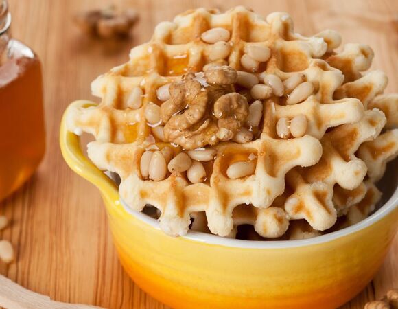 Идеальный завтрак и сбалансированный перекус: 11 марта отмечаем День овсяных вафель с орехами  