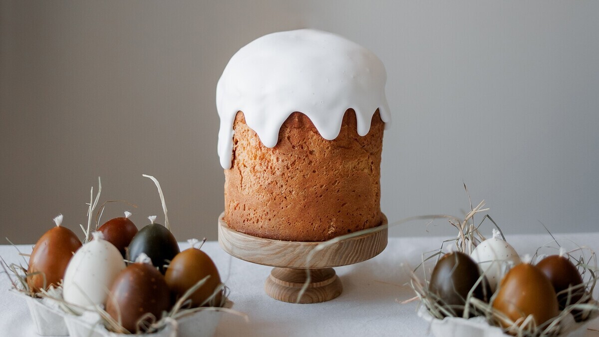 Белая глазурь для кулича из 3 ингредиентов не течет и не осыпается: доверяю простому рецепту