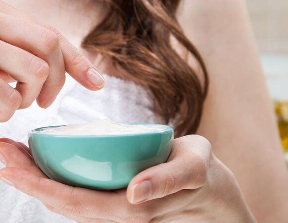 Яйца и лимон полезнее внутри: трихолог Швец раскритиковала "съедобные" маски для волос — "Вредная история"