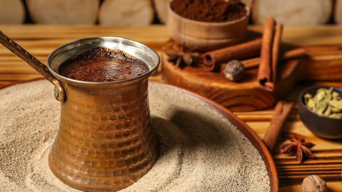 "На кончике ножа": эксперт Матвейчук назвал 3 специи, которые заметно улучшают вкус кофе