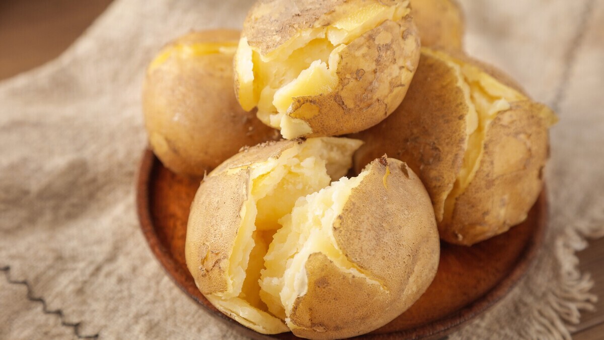Картошку полезнее есть так: доктор Мясников назвал простой способ сохранить витамины