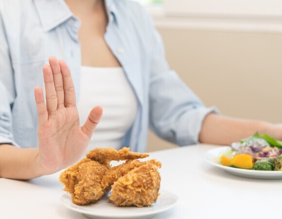 Можно ли есть рыбу и мясо вместе: диетолог развеяла популярный миф