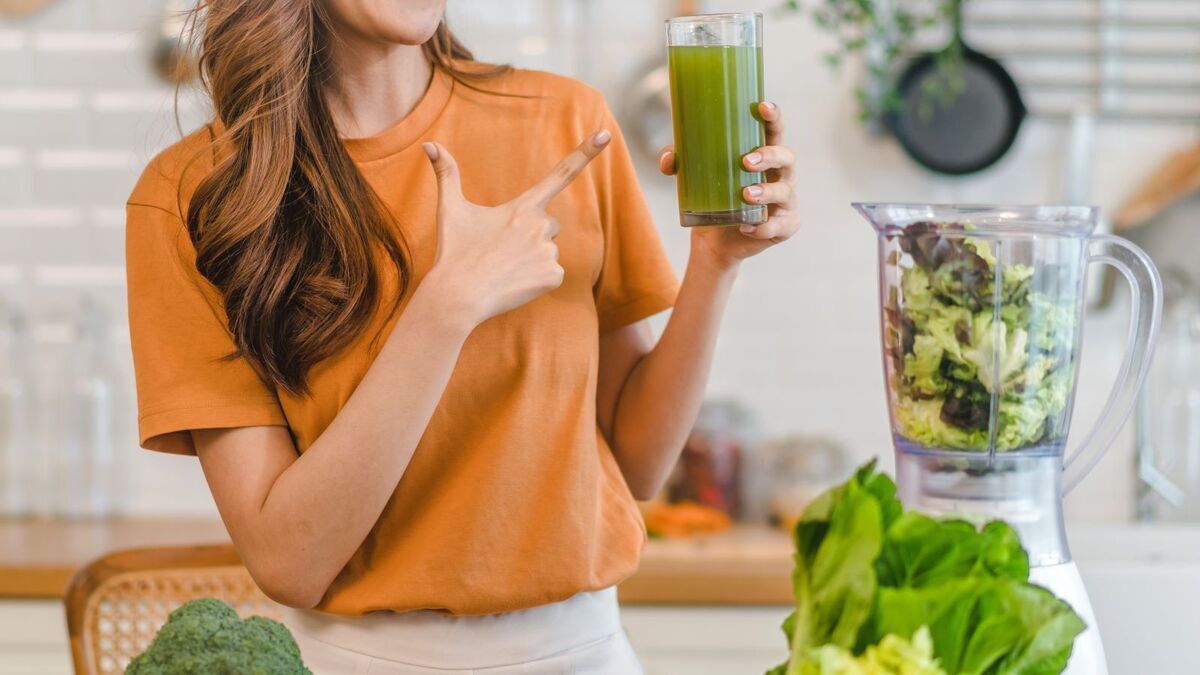 Топ-4 детокс-напитка от "Едим Дома": готовимся к лету через обновление и очищение